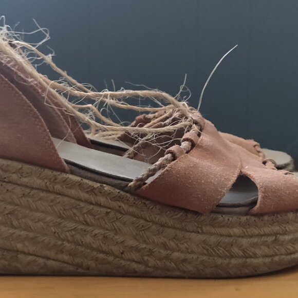 Peach Colored Platform Espadrilles Size 8.5 Bloomingdale's - Picture 2 of 4